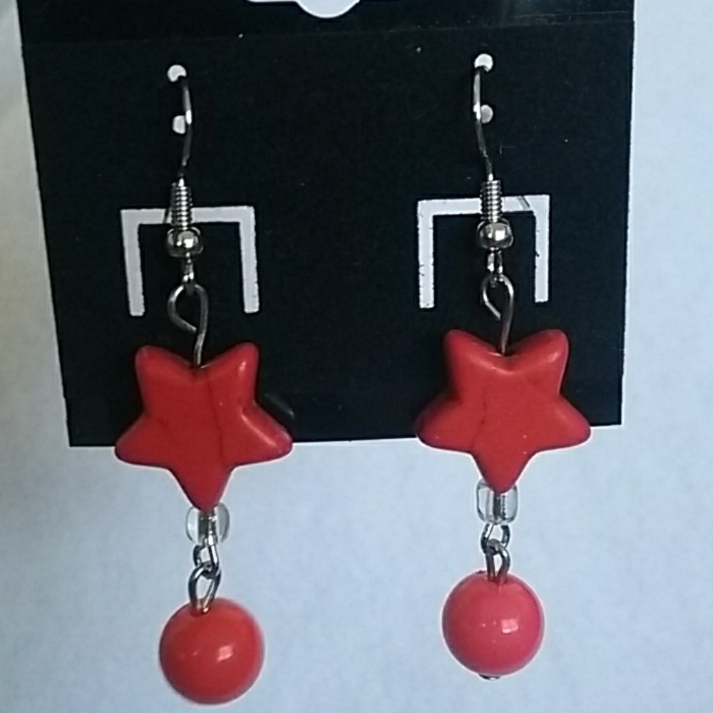 Red star beaded hook earrings